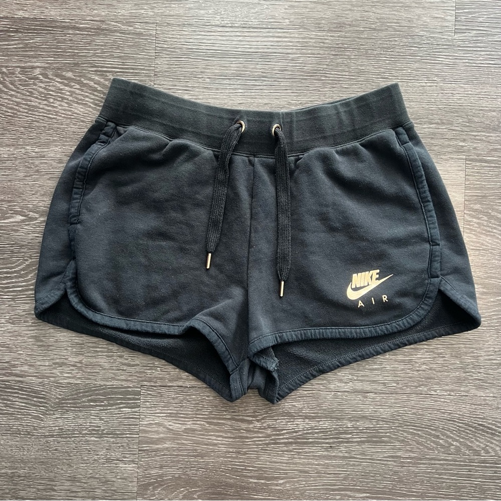Nike Air Sportswear Essential Women’s French Terry Shorts